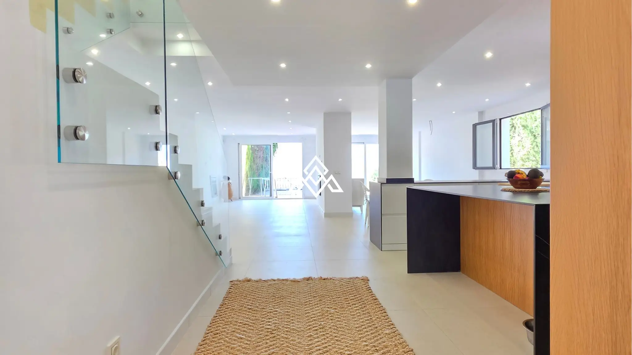 Fully renovated Panoramic Sea View Villa on the Costa del Sol with 5 bedrooms, 100 m² of terraces and stunning Mediterranean views.
