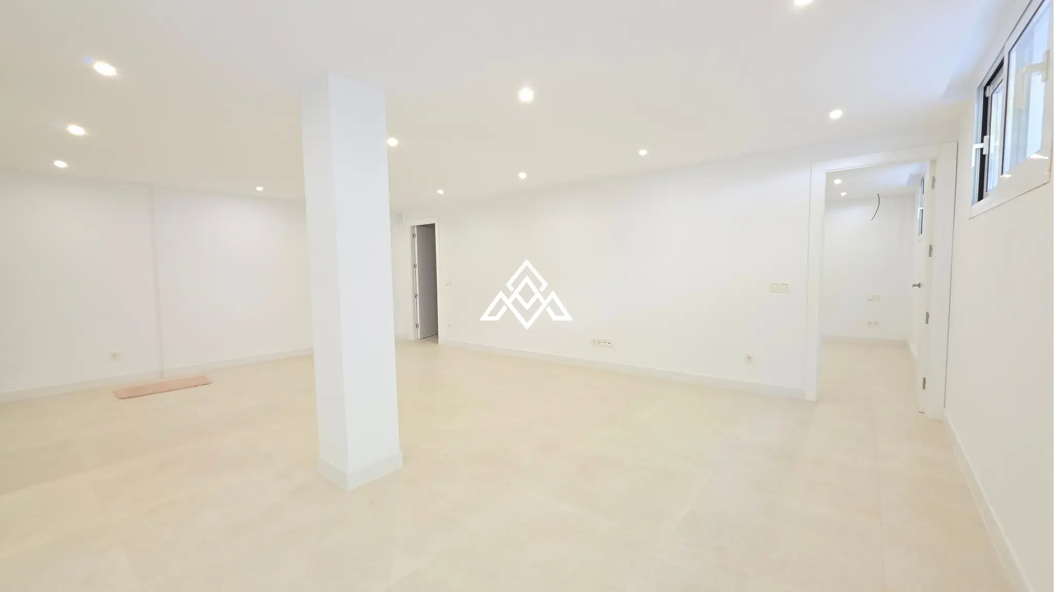 Fully renovated Panoramic Sea View Villa on the Costa del Sol with 5 bedrooms, 100 m² of terraces and stunning Mediterranean views.