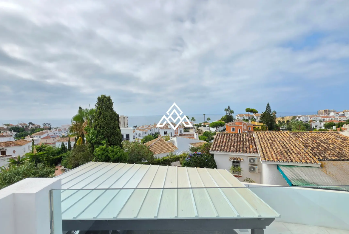Discover this brand-new renovated villa in Riviera del Sol, Mijas Costa, with panoramic sea views, 3 bedrooms, 3 bathrooms and spacious terraces.