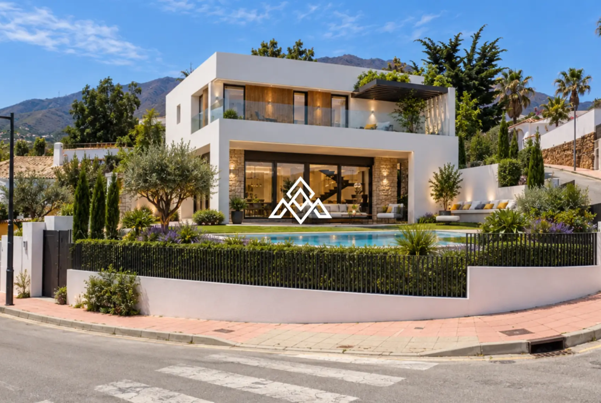 Plot for sale in Valle Romano, Estepona, with southwest orientation, golf course and Mediterranean Sea views.