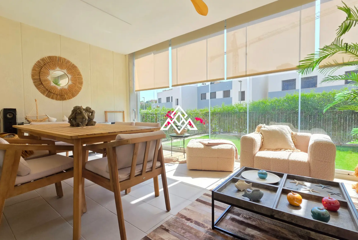 Estepona Garden Apartment with private garden, terrace, garage and valid tourist licence. Ideal investment property in Spain.