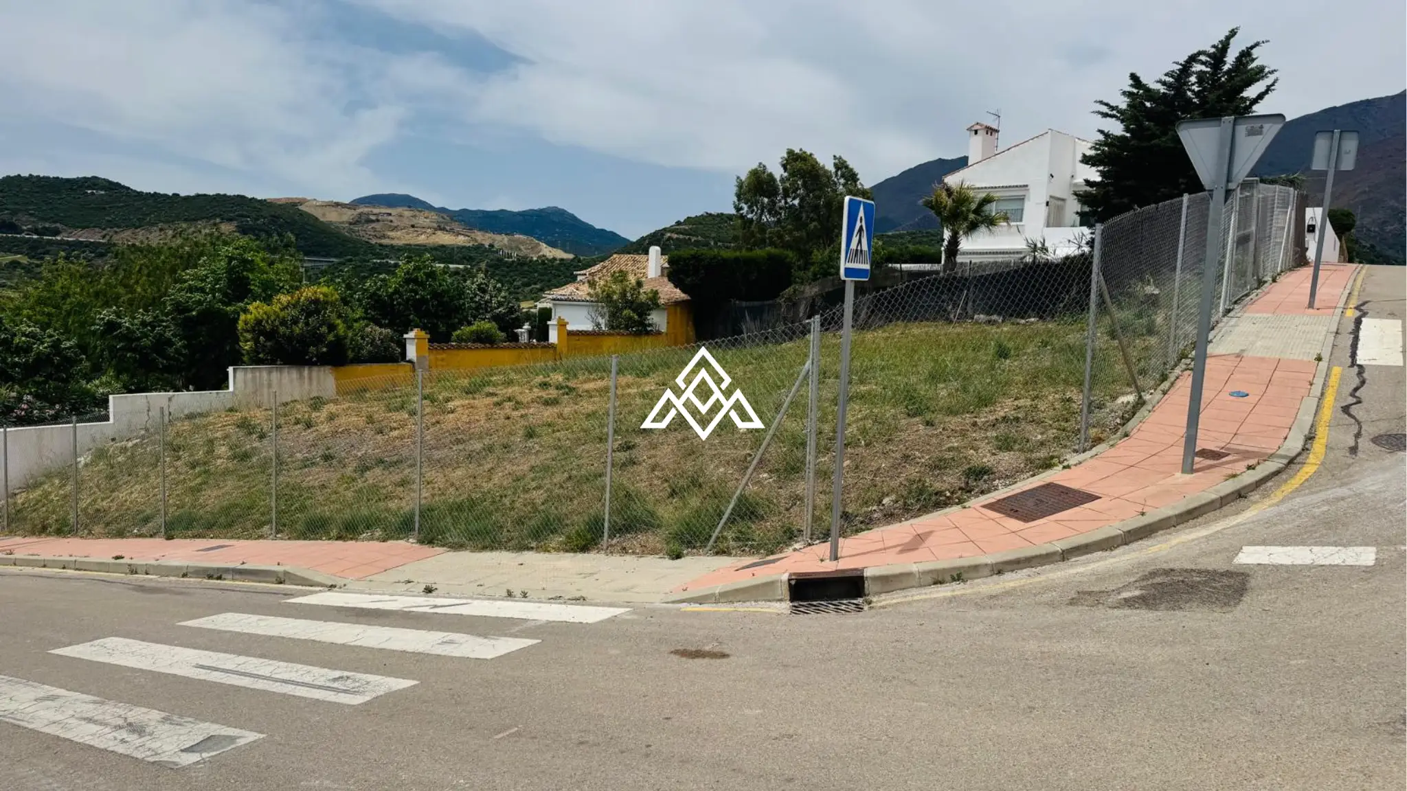MPA-0132 Plot for sale in Valle Romano, Estepona, with southwest orientation, golf course and Mediterranean Sea views.