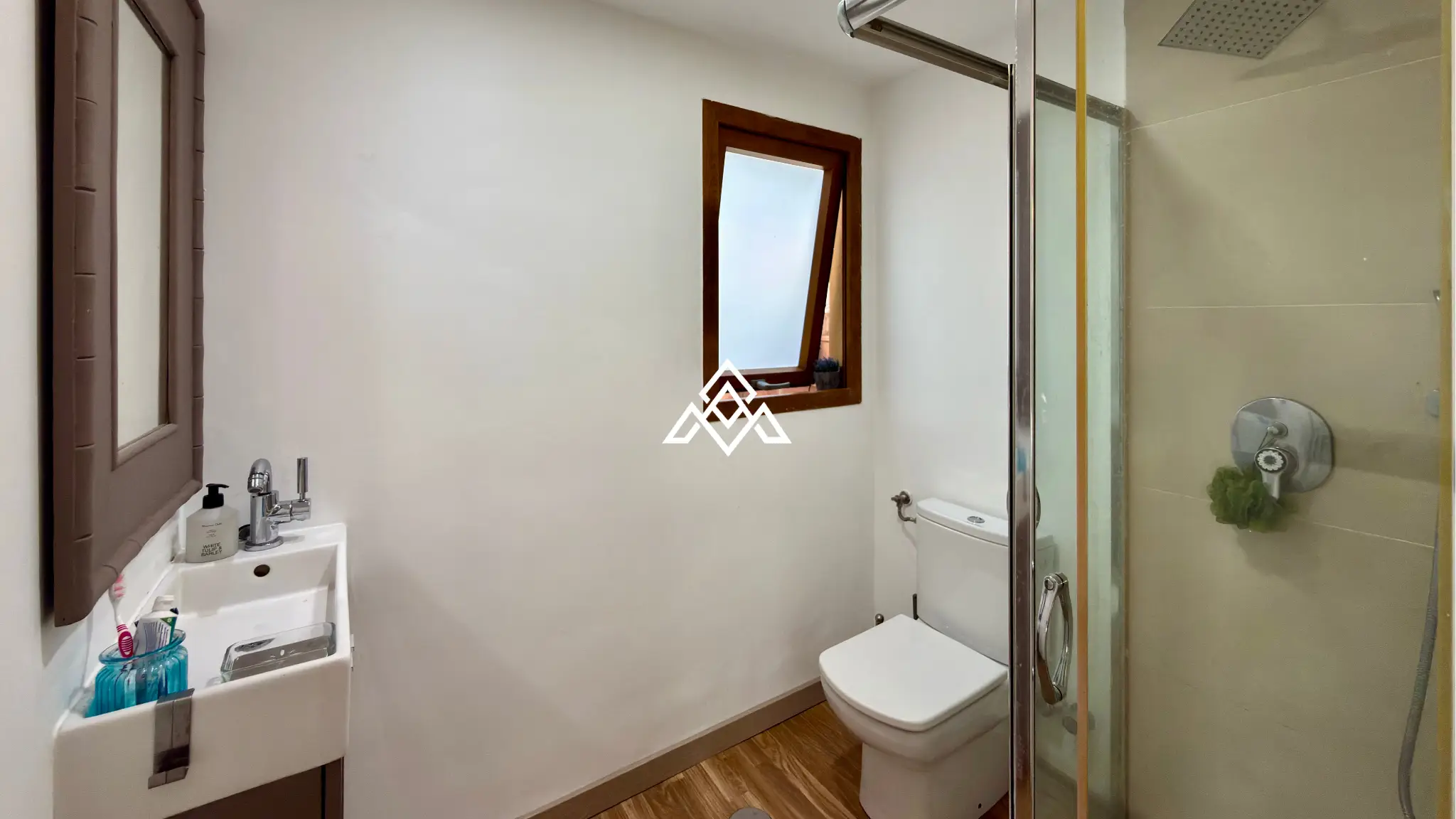 MPS-0045 Elviria Townhouse with private jacuzzi, sea views and renovated patio in Marbella