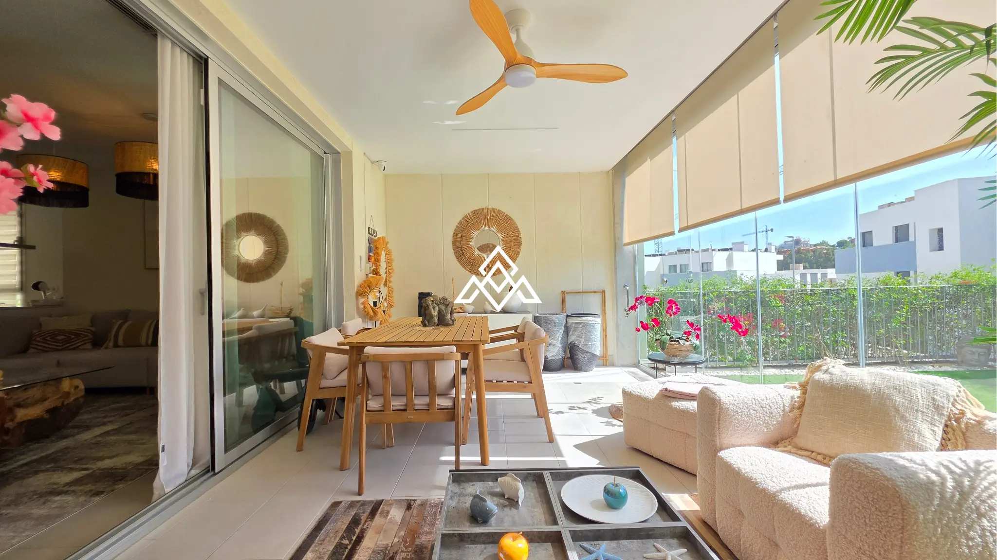 Estepona Garden Apartment with private garden, terrace, garage and valid tourist licence. Ideal investment property in Spain.