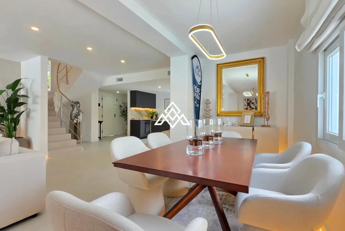Discover this brand-new renovated villa in Riviera del Sol, Mijas Costa, with panoramic sea views, 3 bedrooms, 3 bathrooms and spacious terraces.