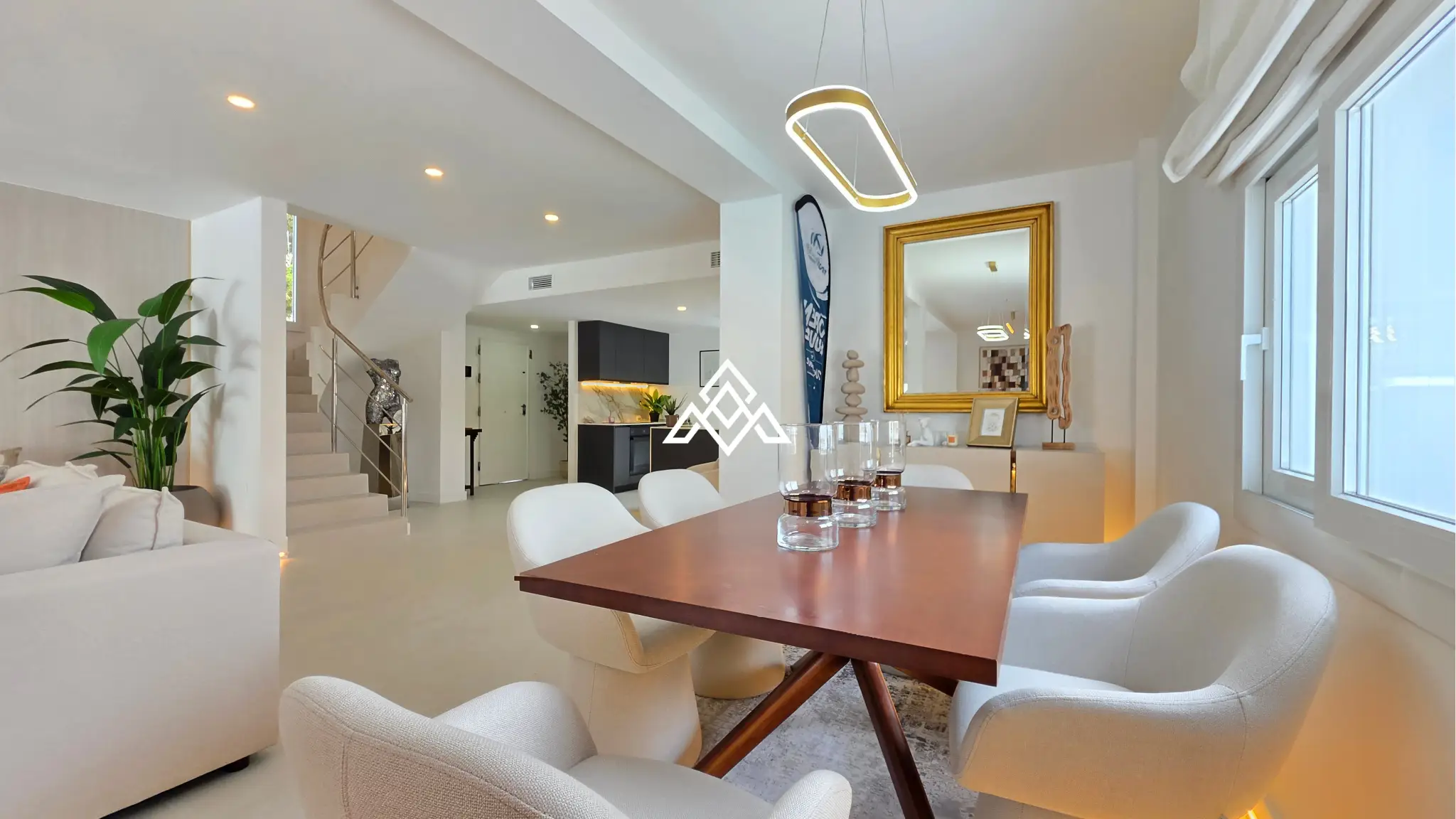 MPA-0122 Discover this brand-new renovated villa in Riviera del Sol, Mijas Costa, with panoramic sea views, 3 bedrooms, 3 bathrooms and spacious terraces.