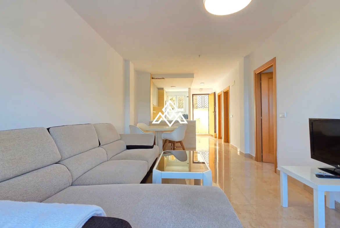 Vistalmar Duquesa apartment in Manilva with 2 bedrooms, 2 bathrooms, a 25 m² south-facing terrace and panoramic Mediterranean sea views.