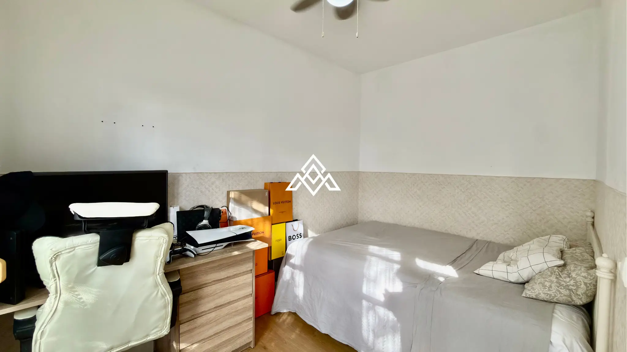 MPS-0045 Elviria Townhouse with private jacuzzi, sea views and renovated patio in Marbella