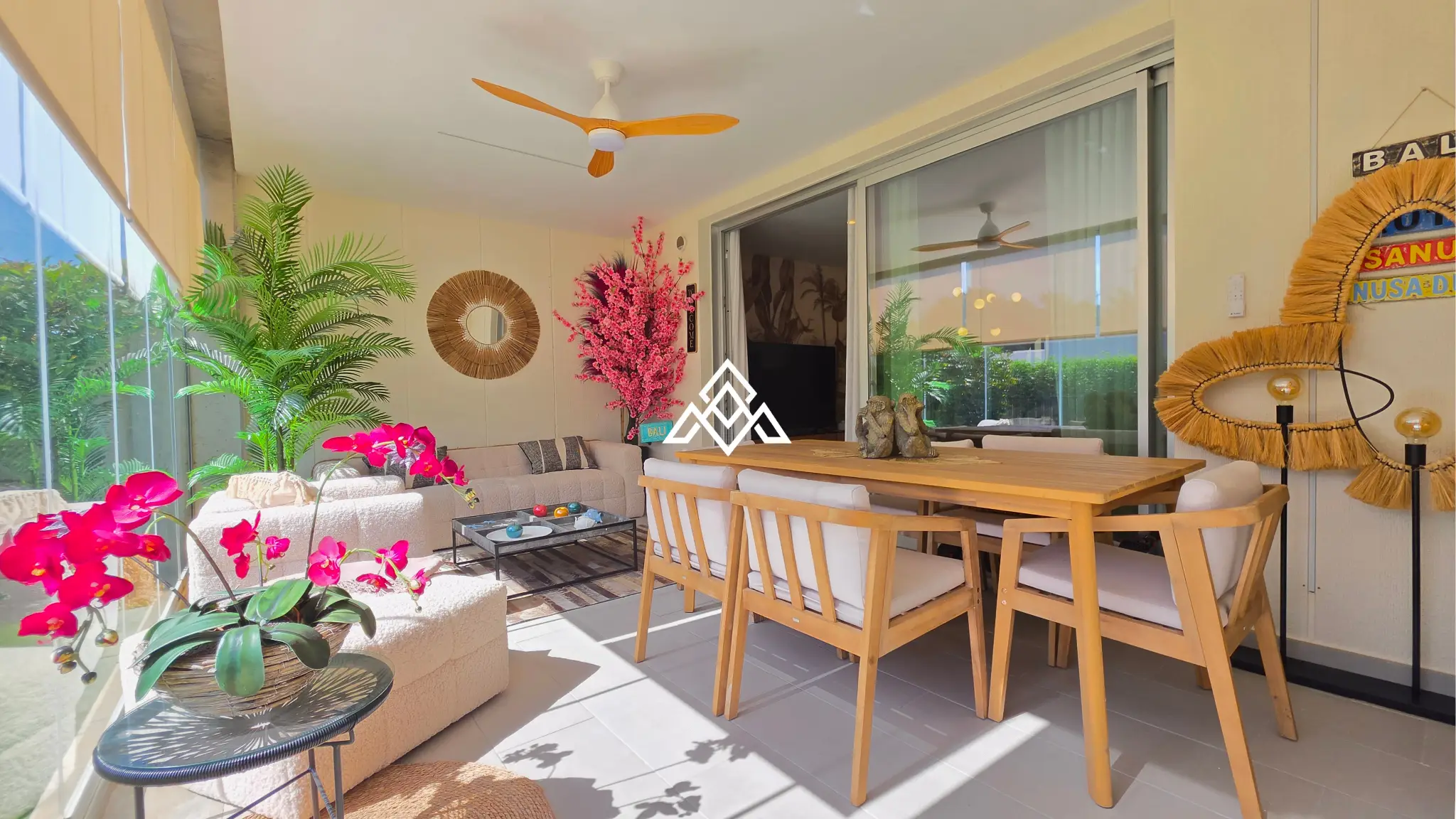 Estepona Garden Apartment with private garden, terrace, garage and valid tourist licence. Ideal investment property in Spain.