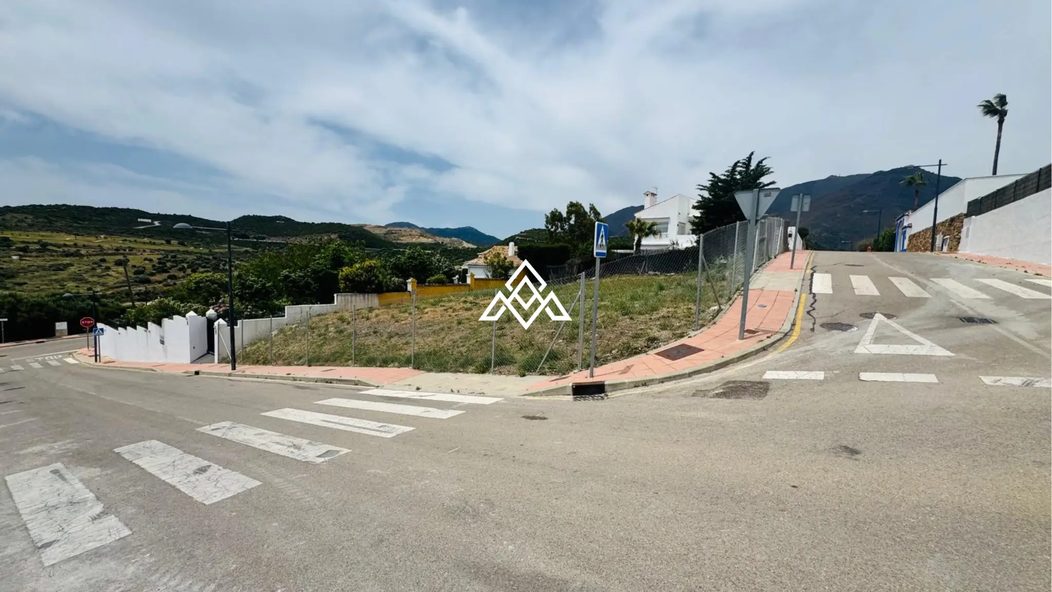 MPA-0132 Plot for sale in Valle Romano, Estepona, with southwest orientation, golf course and Mediterranean Sea views.