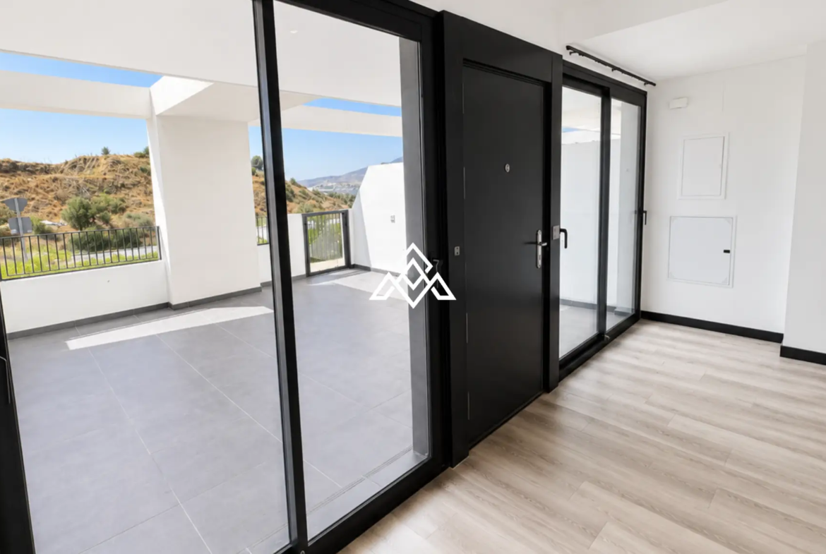 Hacienda el Sueño Apartment with private garden terrace and pool views in Mijas