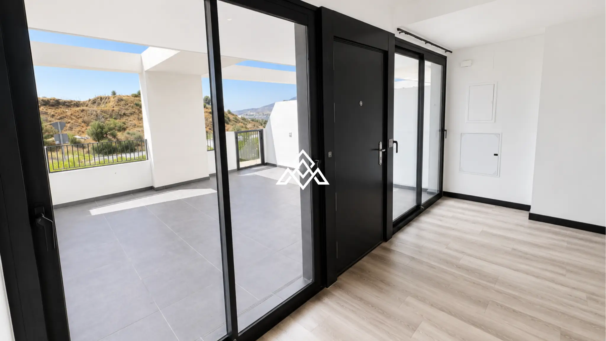 Hacienda el Sueño Apartment with private garden terrace and pool views in Mijas