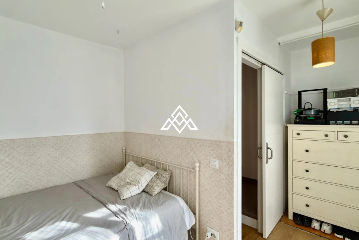 Elviria Townhouse with private jacuzzi, sea views and renovated patio in Marbella