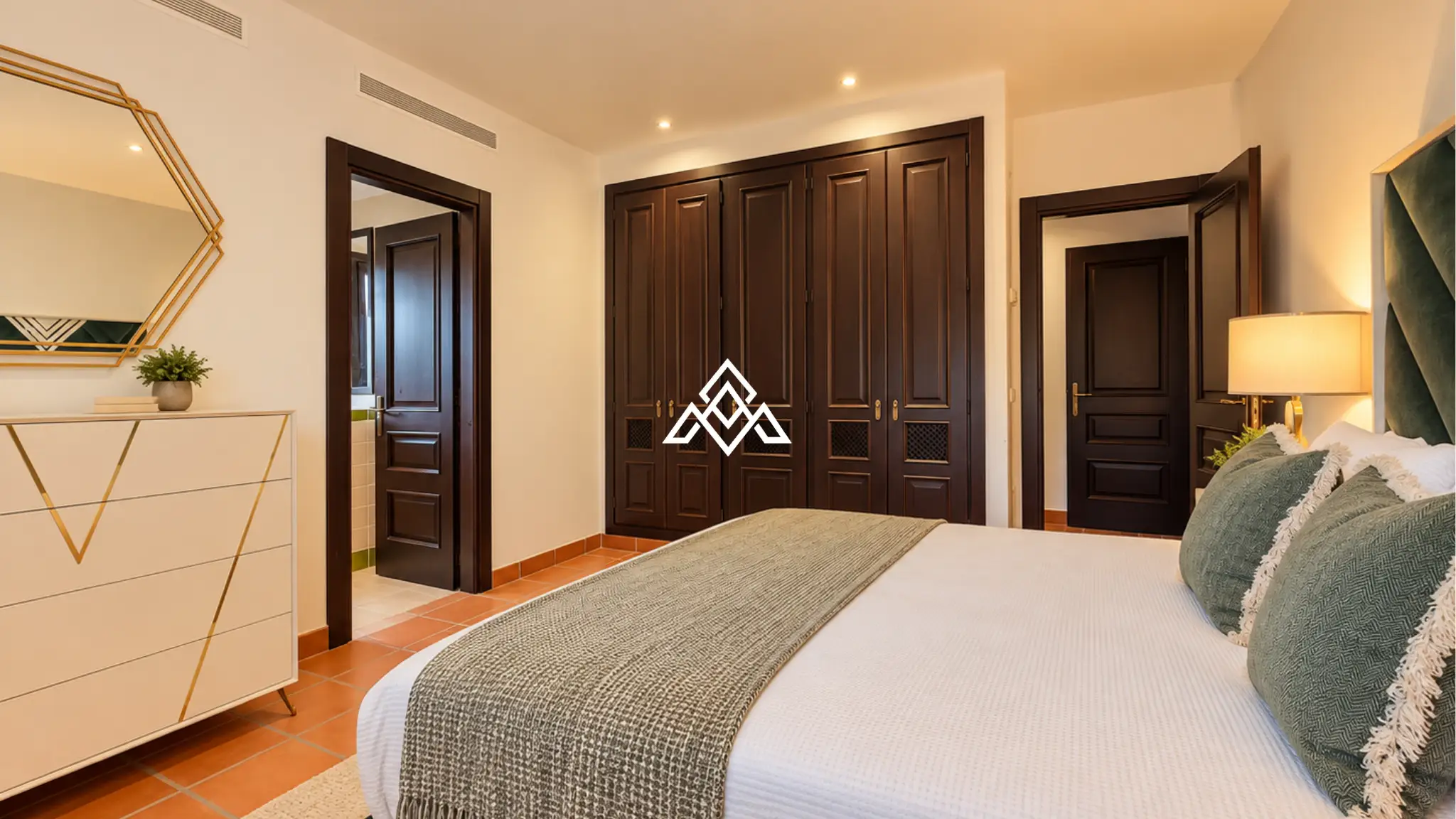 Sotogrande Golf Villa – Renovated Andalusian Luxury on the Golf Frontline