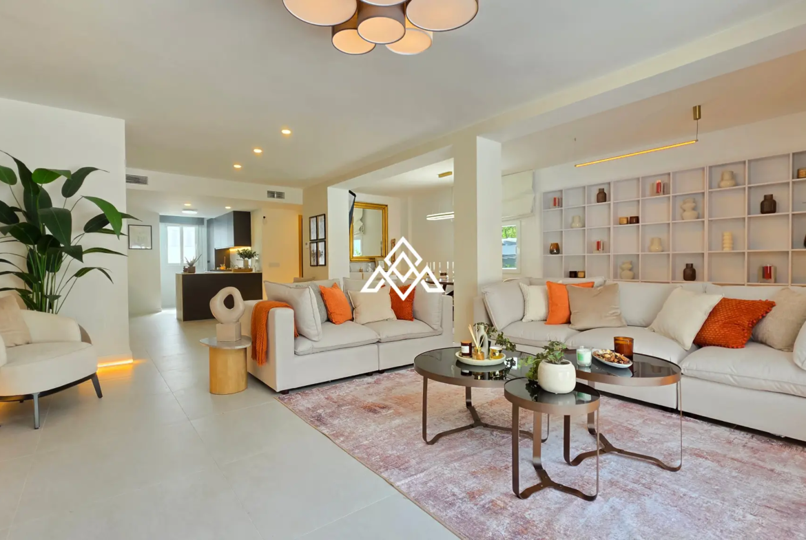 Discover this brand-new renovated villa in Riviera del Sol, Mijas Costa, with panoramic sea views, 3 bedrooms, 3 bathrooms and spacious terraces.