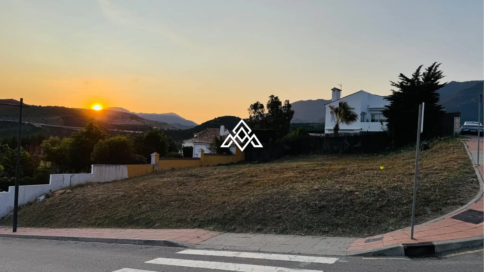 MPA-0132 Plot for sale in Valle Romano, Estepona, with southwest orientation, golf course and Mediterranean Sea views.