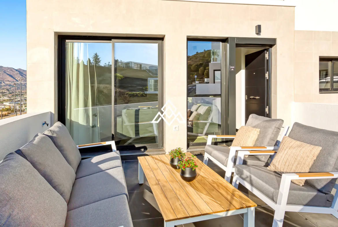Hacienda el Sueño Apartment with 29 m² terrace and swimming pool views in Mijas