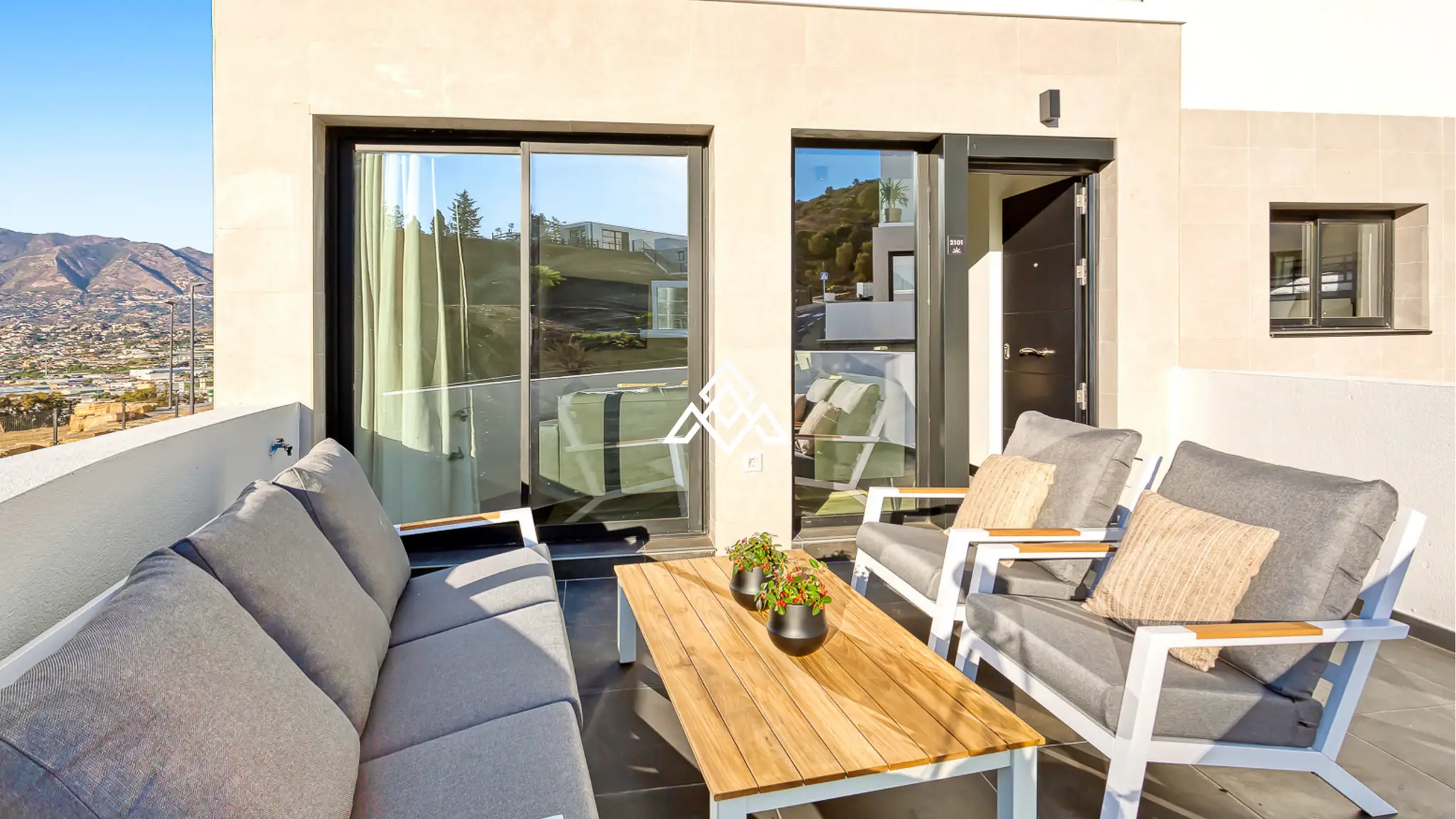 MPA-0134 Hacienda el Sueño Apartment with 29 m² terrace and swimming pool views in Mijas