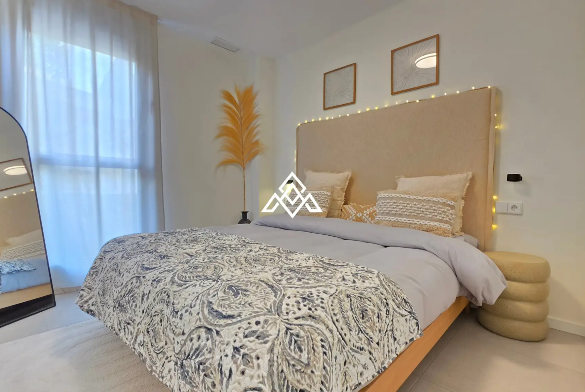 Estepona Garden Apartment with private garden, terrace, garage and valid tourist licence. Ideal investment property in Spain.