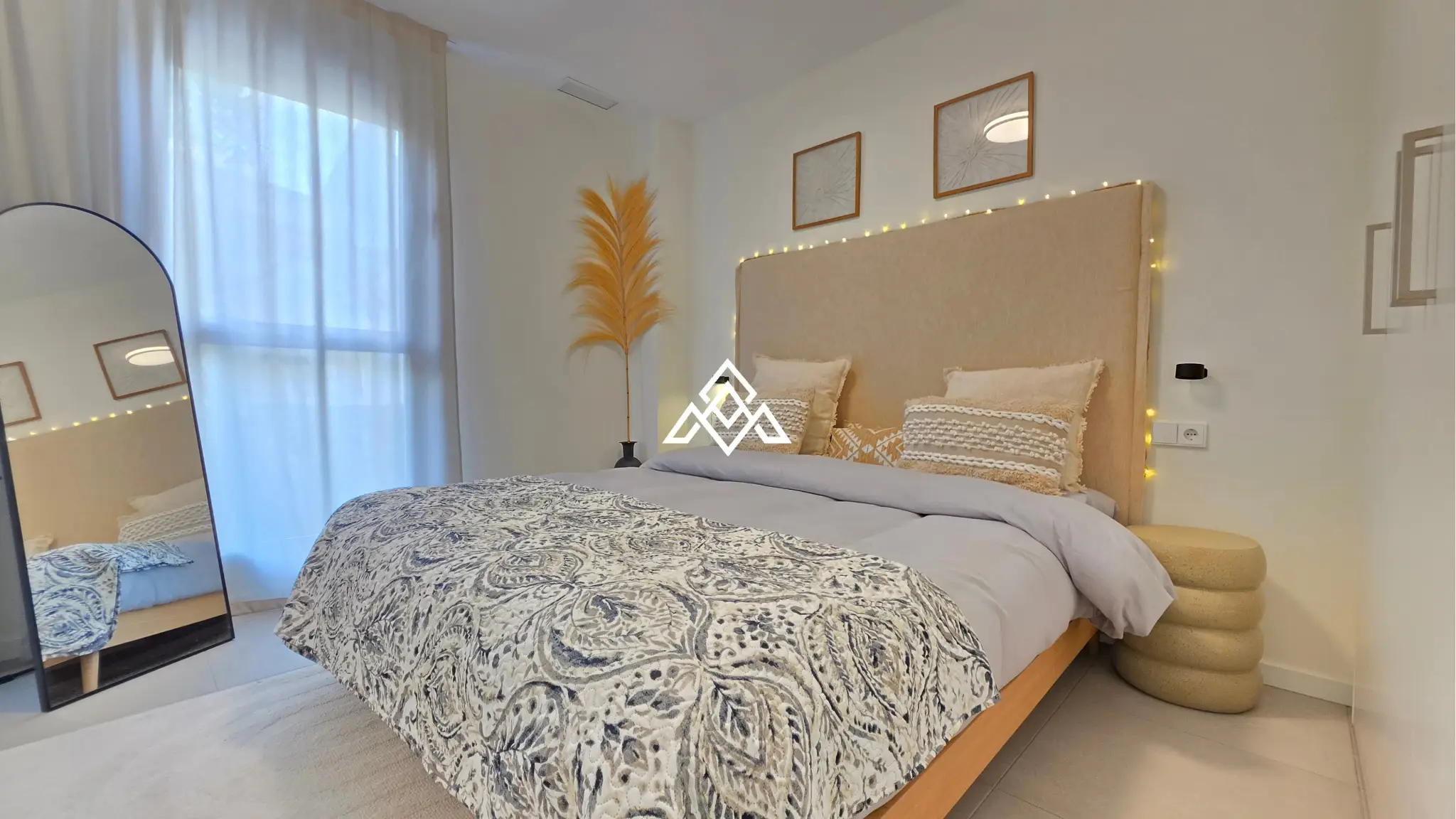 Estepona Garden Apartment with private garden, terrace, garage and valid tourist licence. Ideal investment property in Spain.