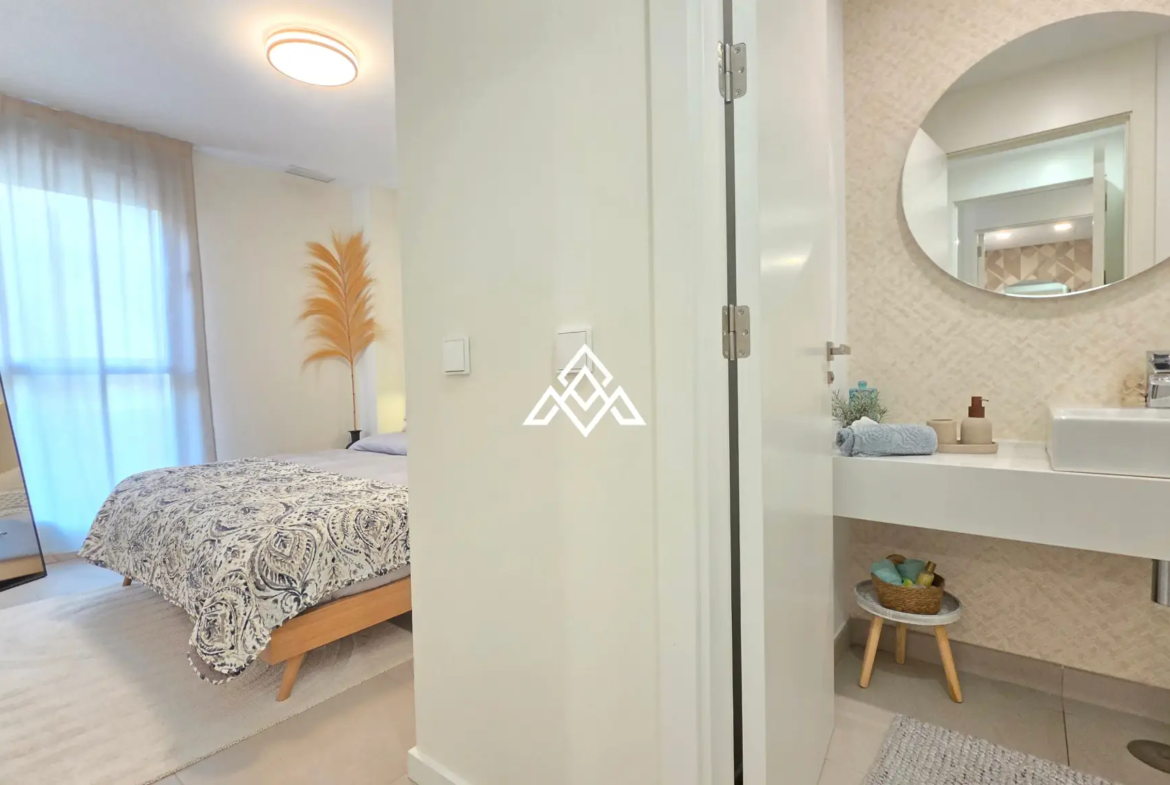 Estepona Garden Apartment with private garden, terrace, garage and valid tourist licence. Ideal investment property in Spain.