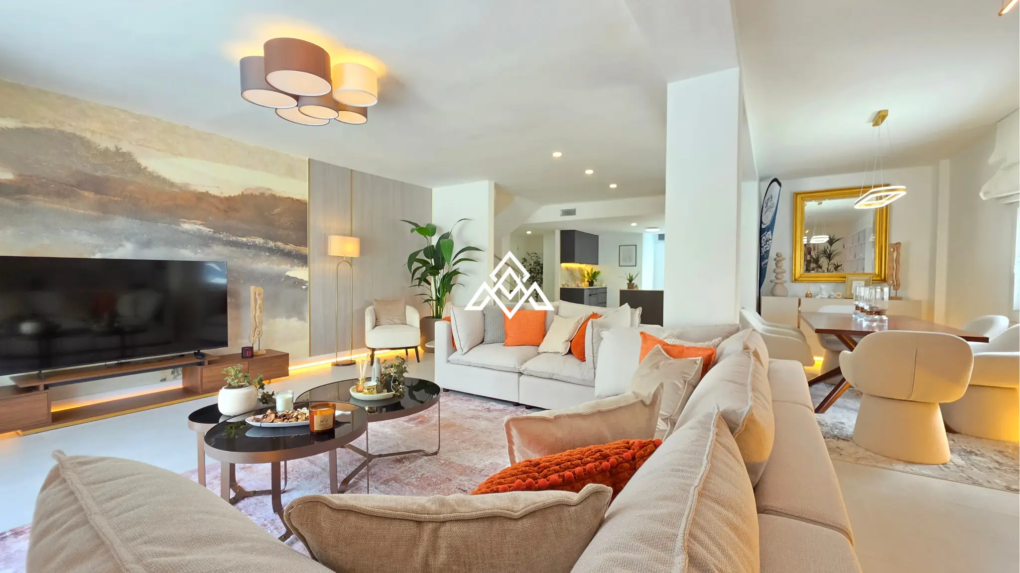 MPA-0122 Discover this brand-new renovated villa in Riviera del Sol, Mijas Costa, with panoramic sea views, 3 bedrooms, 3 bathrooms and spacious terraces.