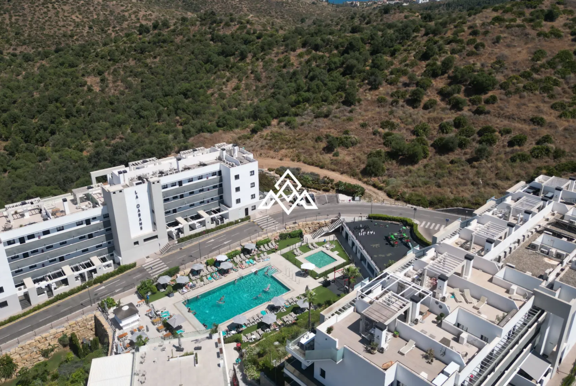 Hacienda el Sueño Apartment with private garden terrace and pool views in Mijas