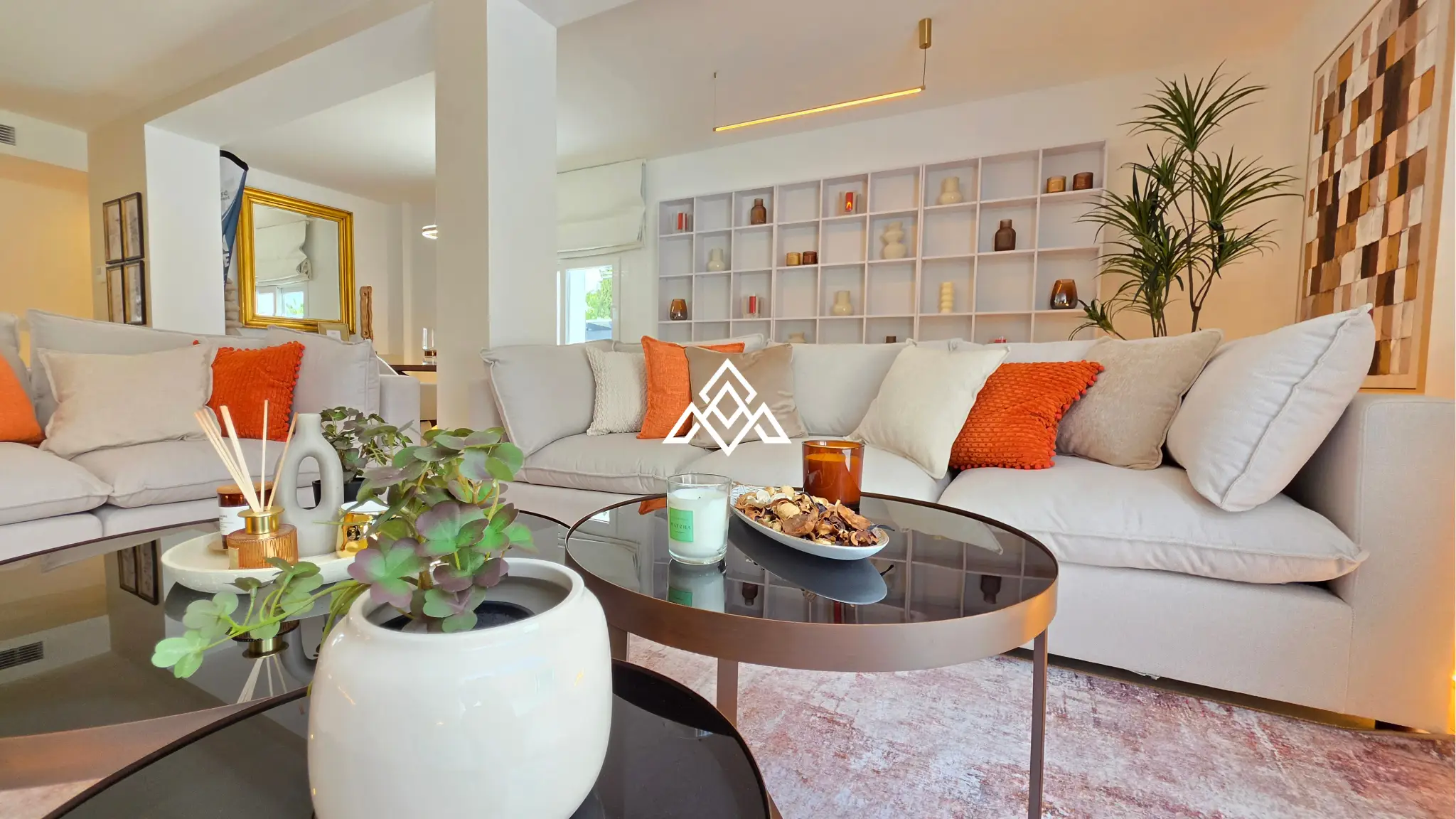 MPA-0122 Discover this brand-new renovated villa in Riviera del Sol, Mijas Costa, with panoramic sea views, 3 bedrooms, 3 bathrooms and spacious terraces.