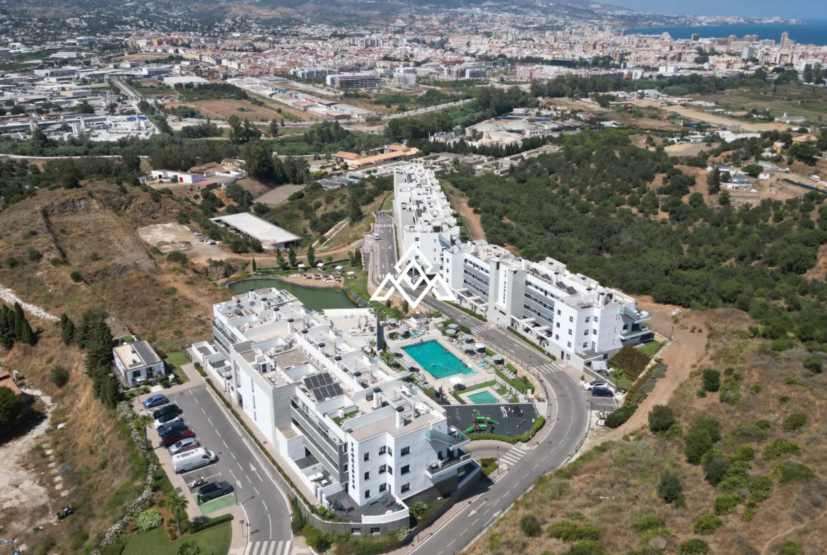 Hacienda el Sueño Apartment with private garden terrace and pool views in Mijas
