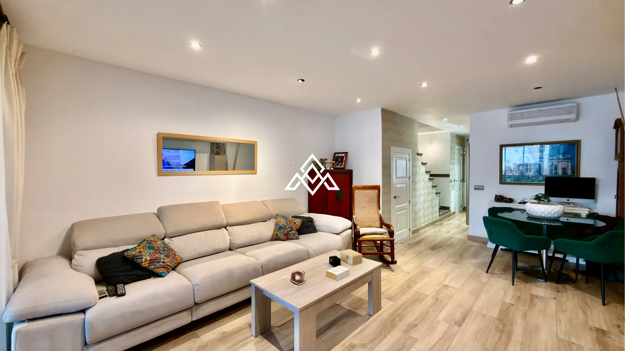 MPS-0045 Elviria Townhouse with private jacuzzi, sea views and renovated patio in Marbella