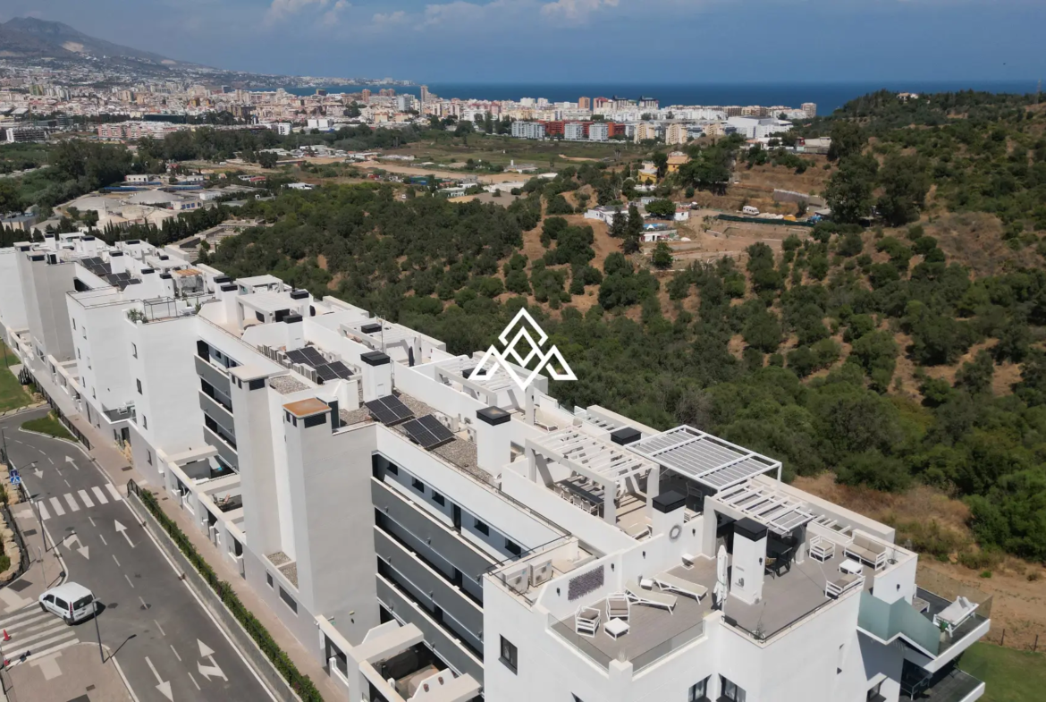 Hacienda el Sueño Apartment with private garden terrace and pool views in Mijas