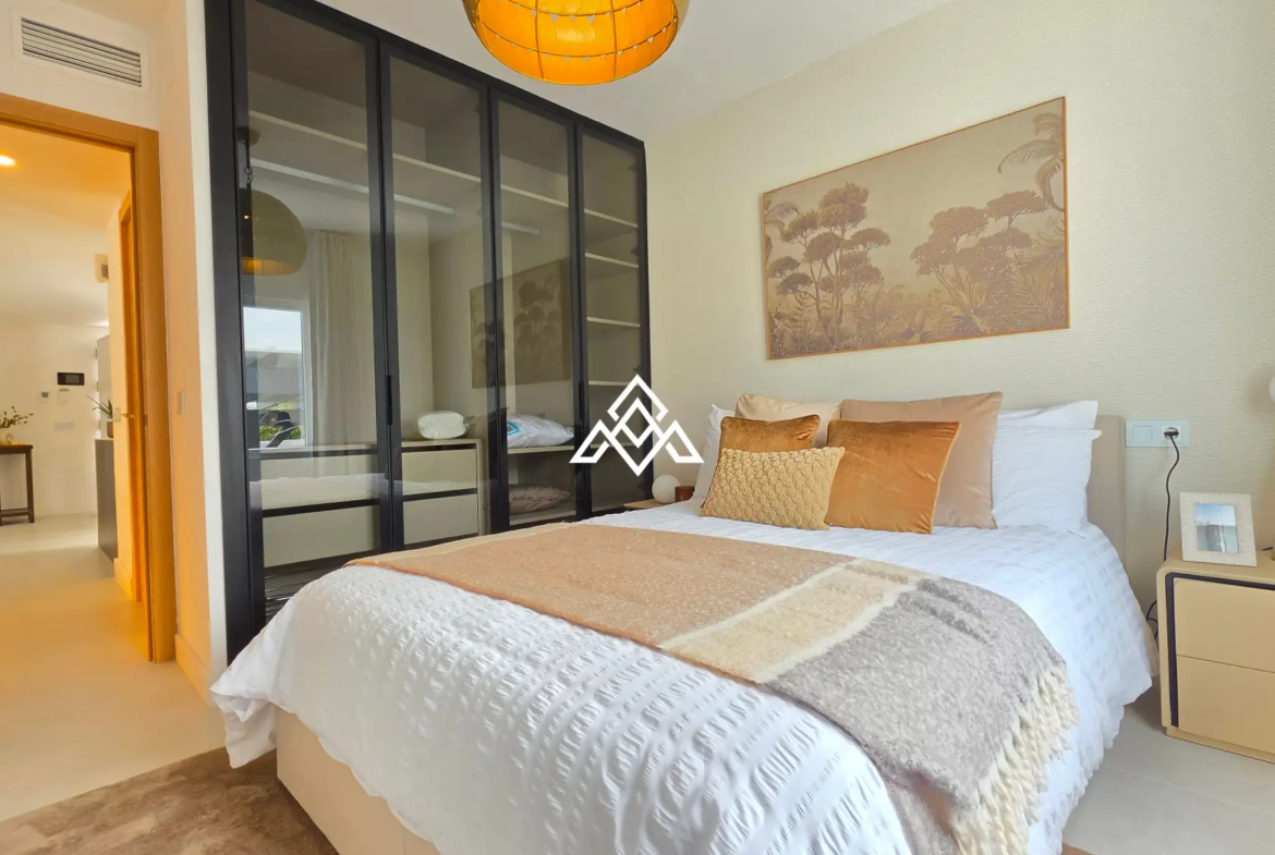 Discover this brand-new renovated villa in Riviera del Sol, Mijas Costa, with panoramic sea views, 3 bedrooms, 3 bathrooms and spacious terraces.