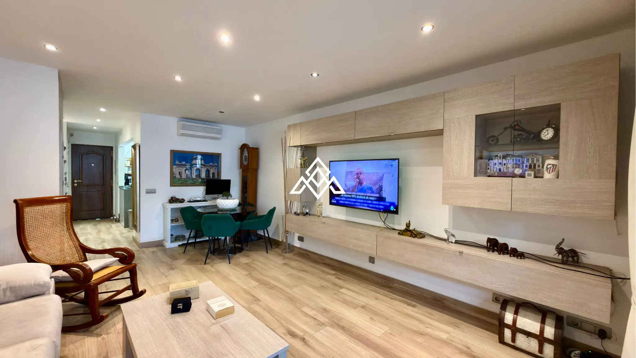 MPS-0045 Elviria Townhouse with private jacuzzi, sea views and renovated patio in Marbella