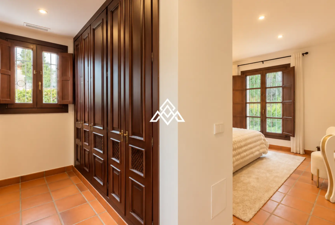 Sotogrande Golf Villa – Renovated Andalusian Luxury on the Golf Frontline