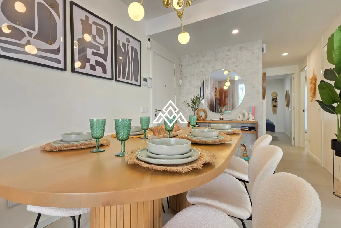 Estepona Garden Apartment with private garden, terrace, garage and valid tourist licence. Ideal investment property in Spain.