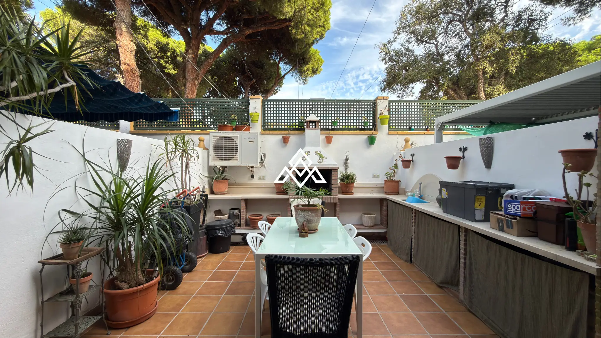 MPS-0045 Elviria Townhouse with private jacuzzi, sea views and renovated patio in Marbella