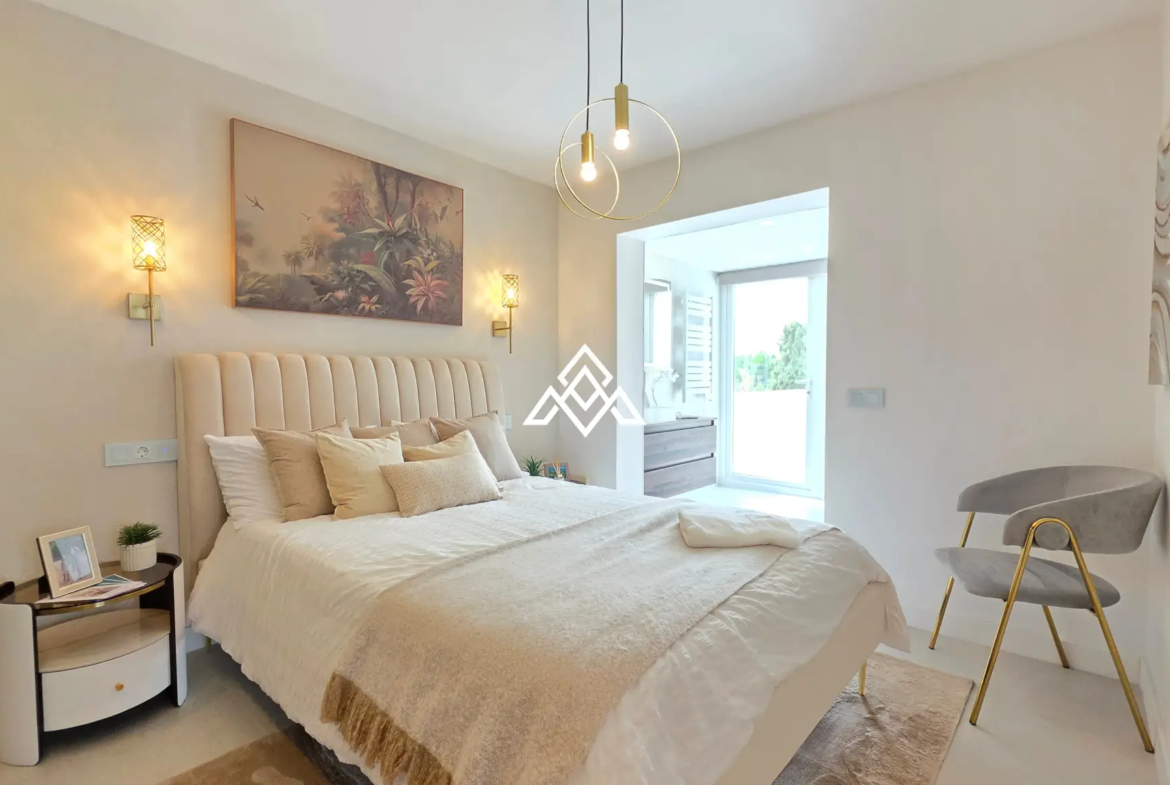Discover this brand-new renovated villa in Riviera del Sol, Mijas Costa, with panoramic sea views, 3 bedrooms, 3 bathrooms and spacious terraces.