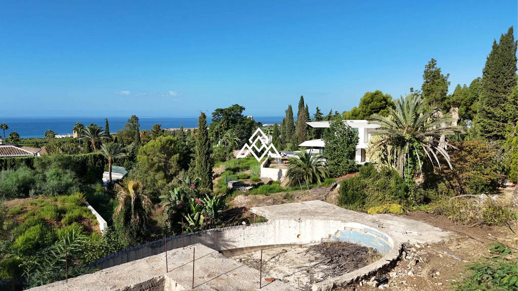 MPA-0124 Hacienda de Las Chapas plot for sale in Marbella with panoramic sea views, 4,000 m² of land and a villa project awaiting a building licence.