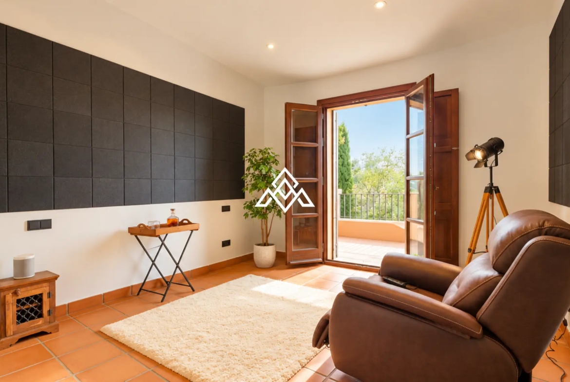 Sotogrande Golf Villa – Renovated Andalusian Luxury on the Golf Frontline