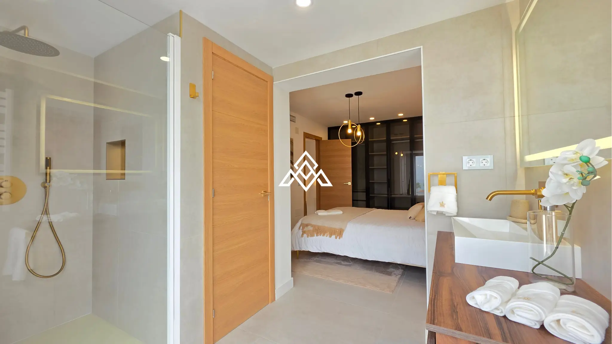 MPA-0122 Discover this brand-new renovated villa in Riviera del Sol, Mijas Costa, with panoramic sea views, 3 bedrooms, 3 bathrooms and spacious terraces.