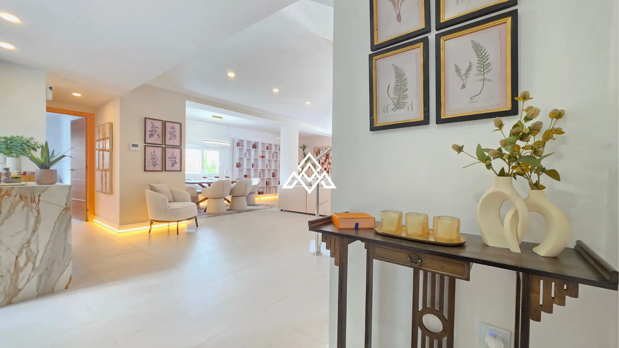 MPA-0122 Discover this brand-new renovated villa in Riviera del Sol, Mijas Costa, with panoramic sea views, 3 bedrooms, 3 bathrooms and spacious terraces.