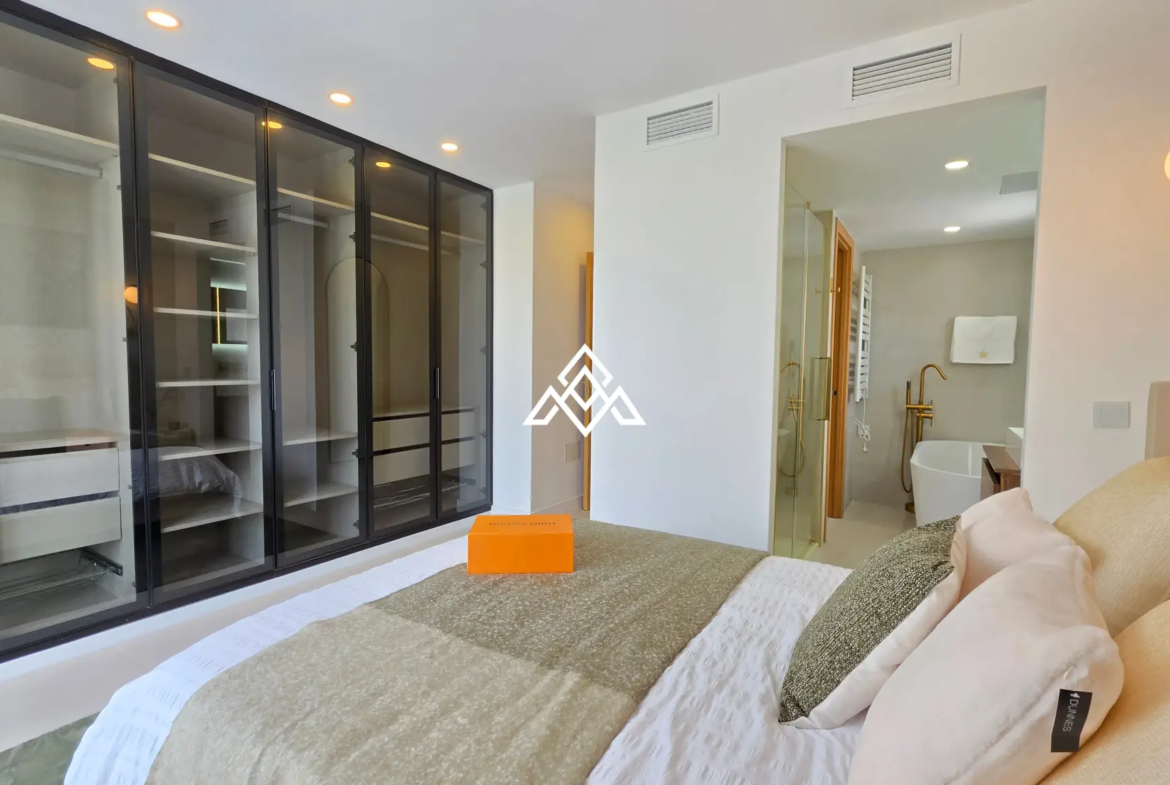 Discover this brand-new renovated villa in Riviera del Sol, Mijas Costa, with panoramic sea views, 3 bedrooms, 3 bathrooms and spacious terraces.