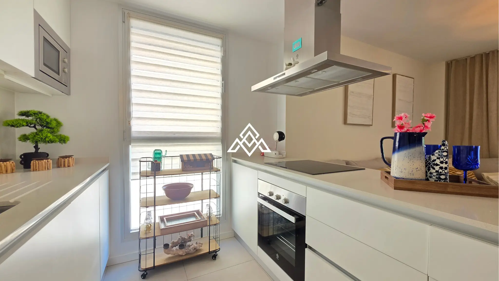 Estepona Garden Apartment with private garden, terrace, garage and valid tourist licence. Ideal investment property in Spain.