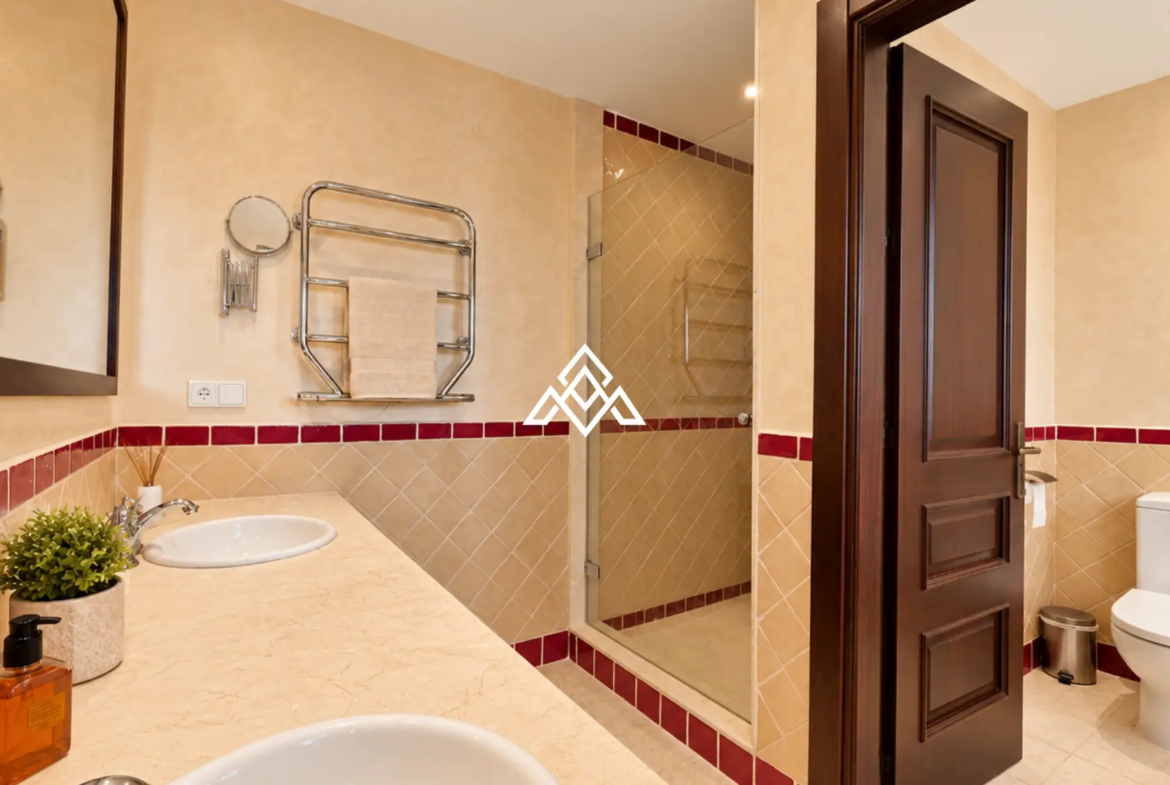 Sotogrande Golf Villa – Renovated Andalusian Luxury on the Golf Frontline