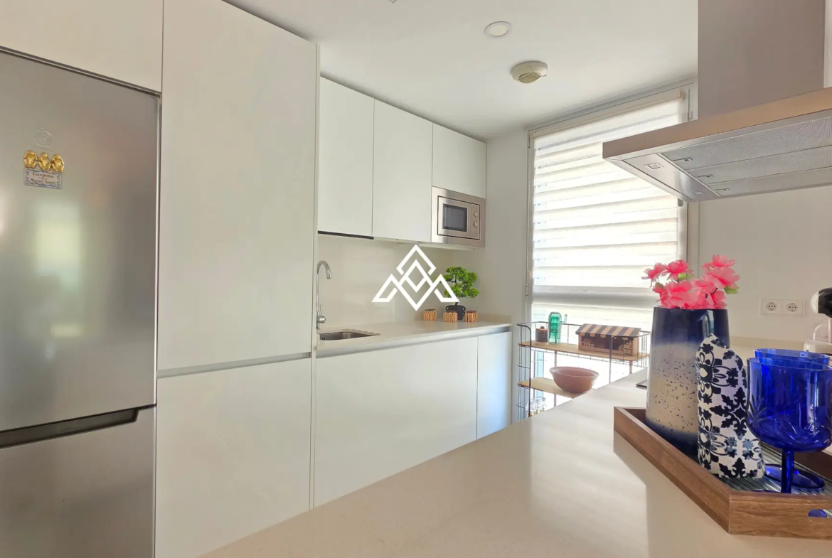 Estepona Garden Apartment with private garden, terrace, garage and valid tourist licence. Ideal investment property in Spain.