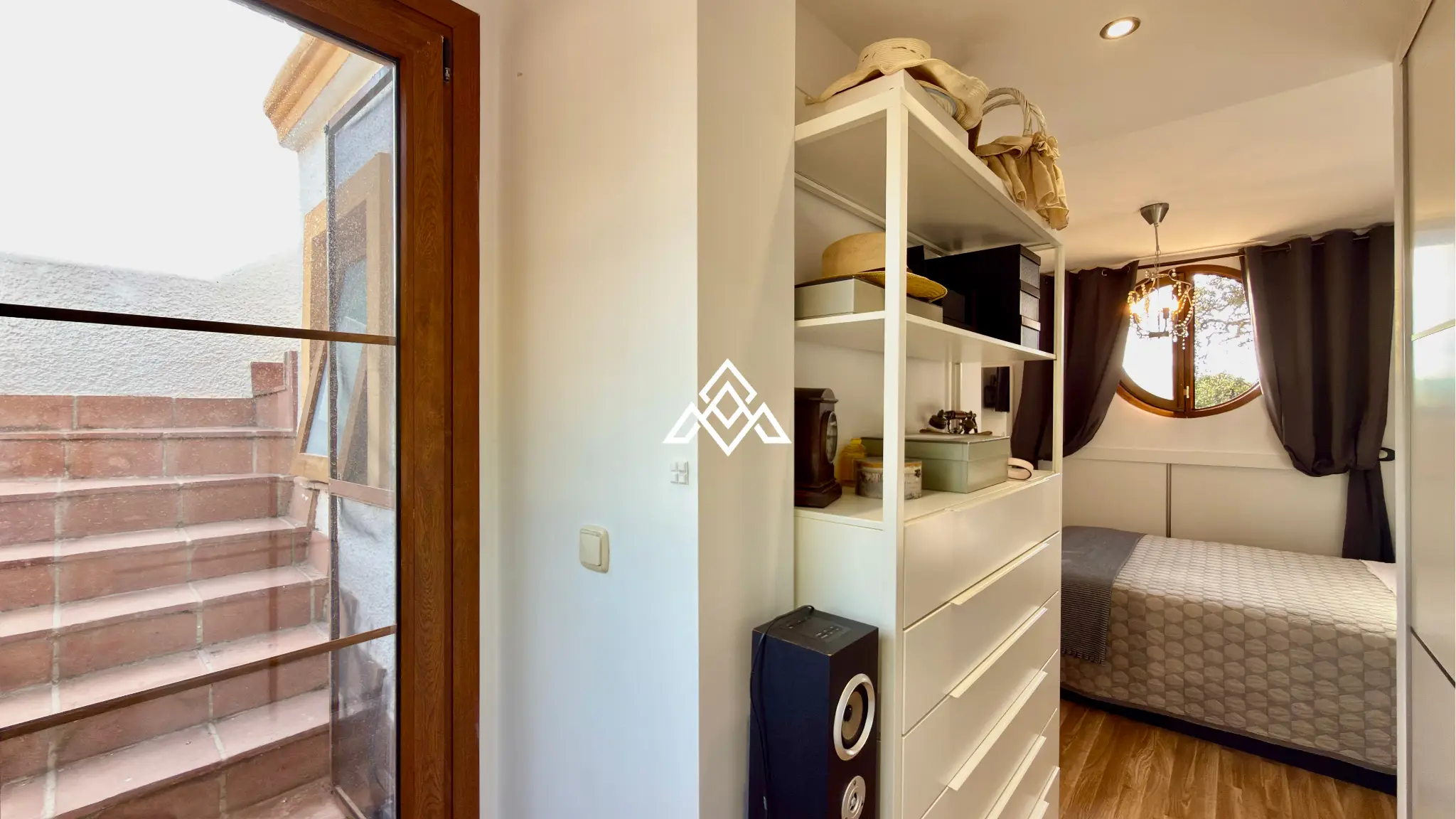 MPS-0045 Elviria Townhouse with private jacuzzi, sea views and renovated patio in Marbella