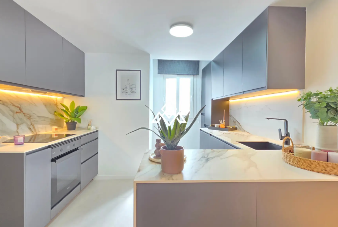 Discover this brand-new renovated villa in Riviera del Sol, Mijas Costa, with panoramic sea views, 3 bedrooms, 3 bathrooms and spacious terraces.