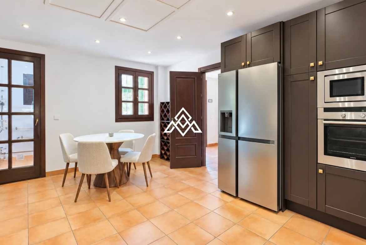 Sotogrande Golf Villa – Renovated Andalusian Luxury on the Golf Frontline