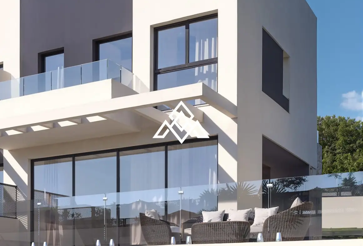Golf Townhouses Costa del Sol – Spacious 3-Bedroom Homes with Solarium