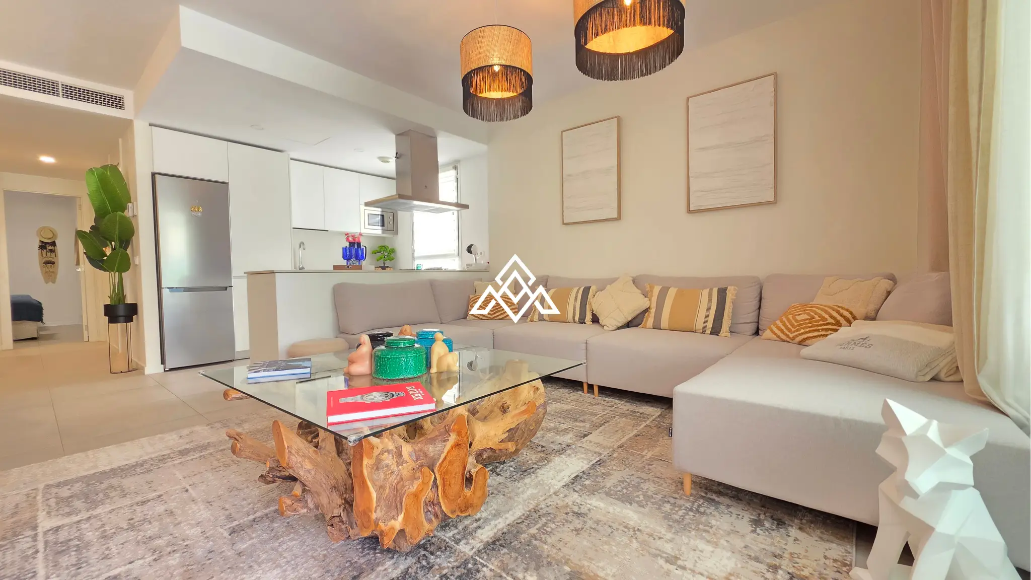 Estepona Garden Apartment with private garden, terrace, garage and valid tourist licence. Ideal investment property in Spain.